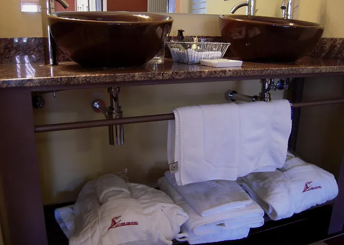 여관 Real La Vieja Chimenea-spa Herreros