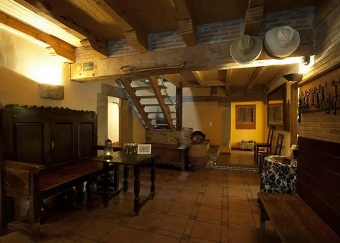 Real La Vieja Chimenea-spa Herreros